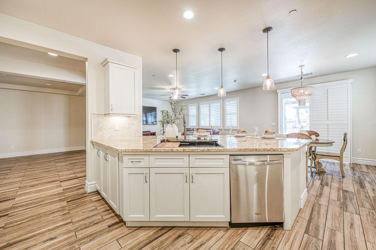 1266 N Redington Ave, Clovis, CA 93619