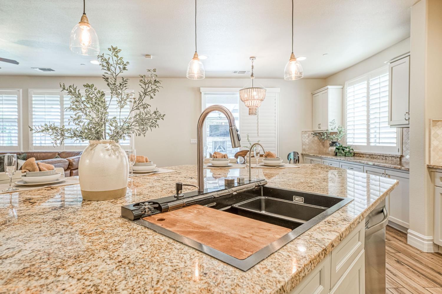 1266 N Redington Ave, Clovis, CA 93619