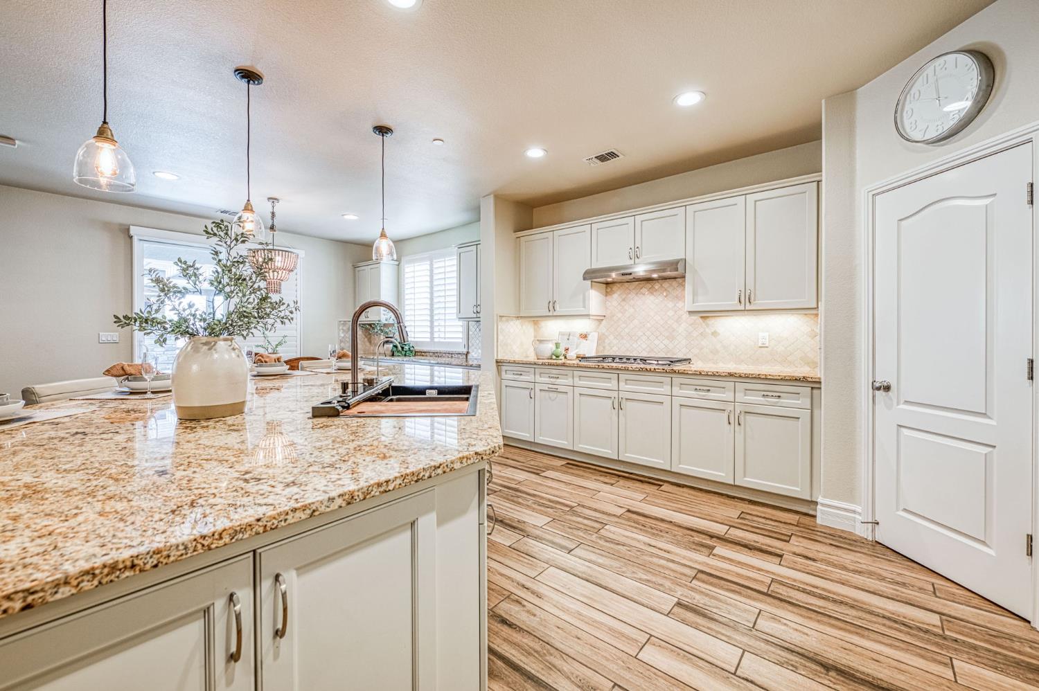 1266 N Redington Ave, Clovis, CA 93619