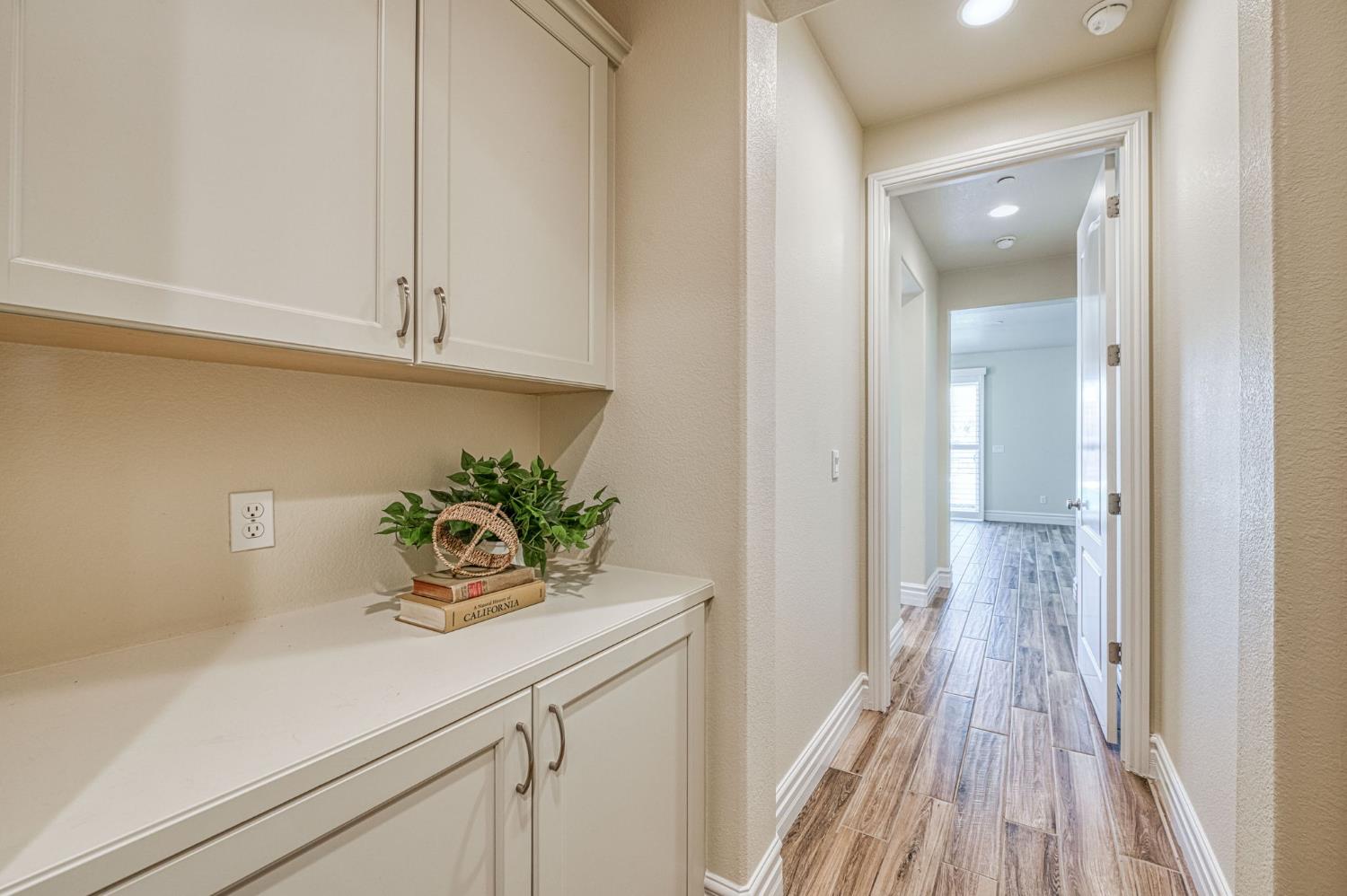 1266 N Redington Ave, Clovis, CA 93619