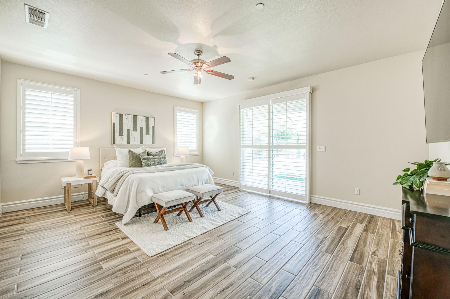1266 N Redington Ave, Clovis, CA 93619