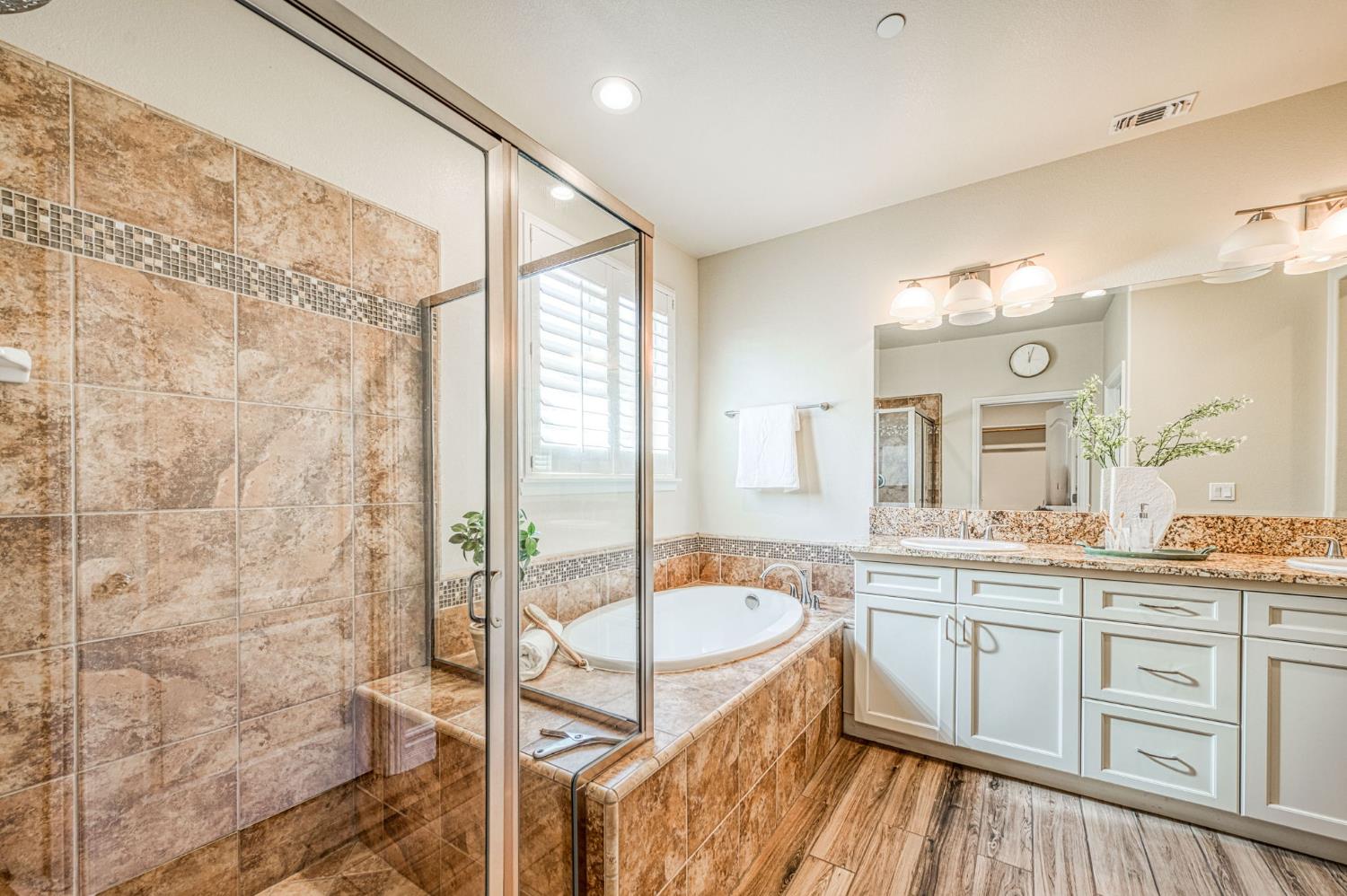 1266 N Redington Ave, Clovis, CA 93619