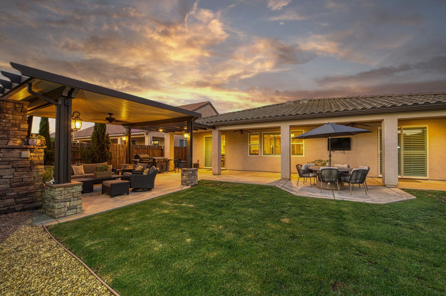 1266 N Redington Ave, Clovis, CA 93619