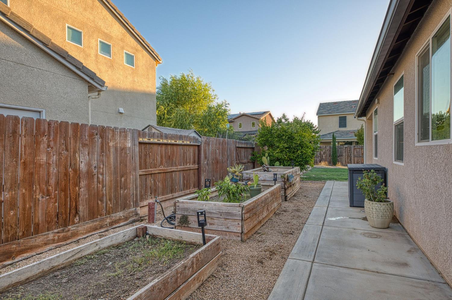 1266 N Redington Ave, Clovis, CA 93619