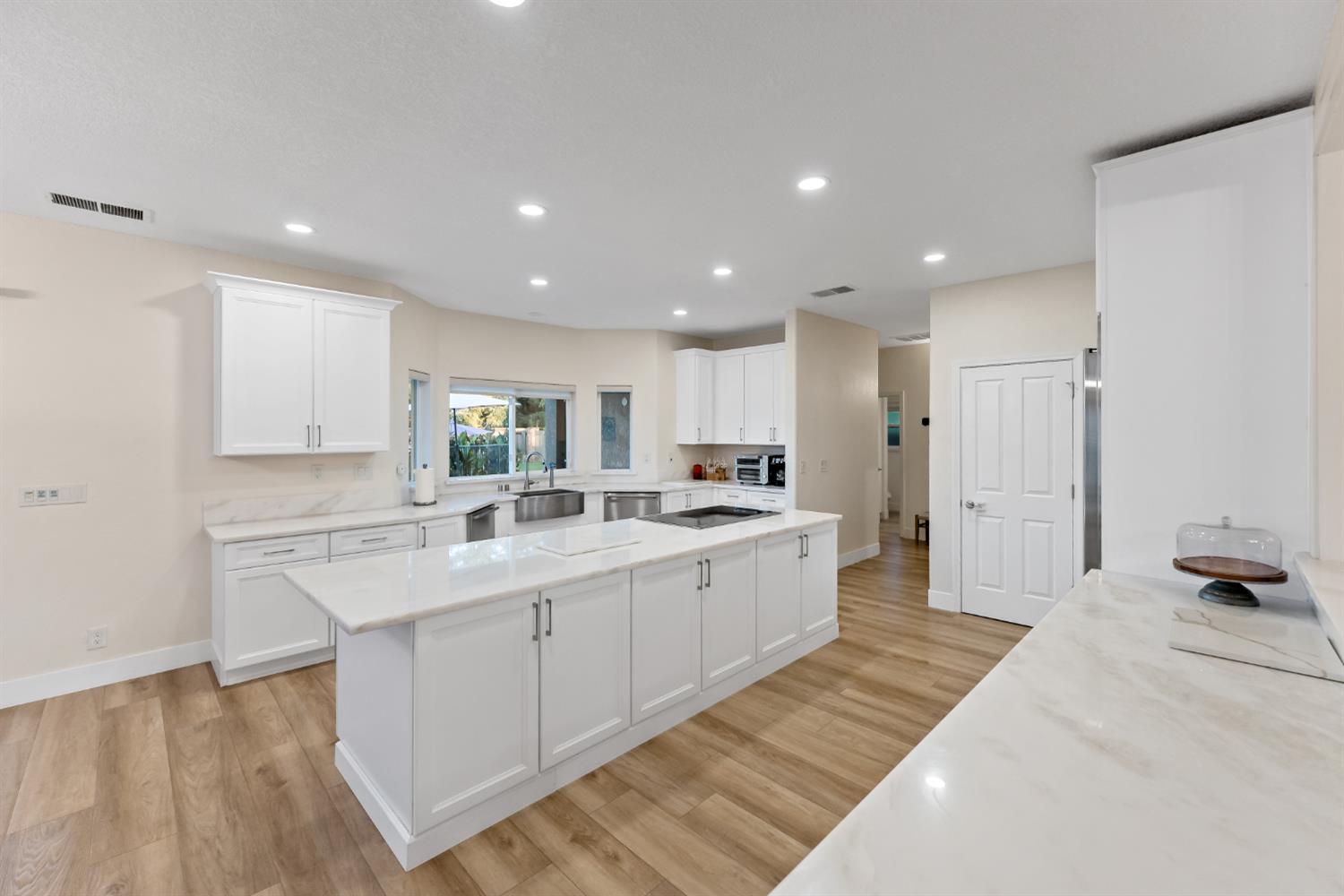 6054 N Woodson Ave, Fresno, CA 93711