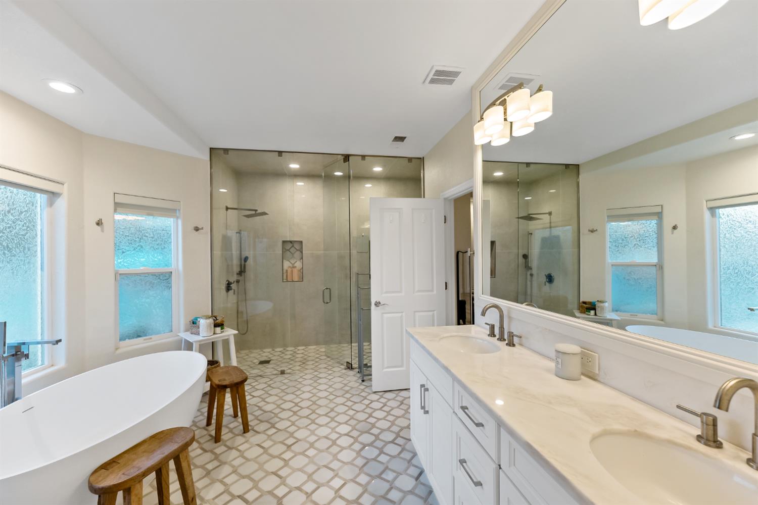 6054 N Woodson Ave, Fresno, CA 93711