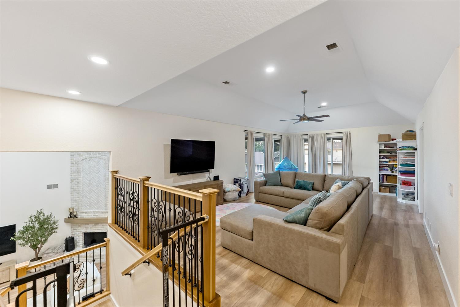6054 N Woodson Ave, Fresno, CA 93711