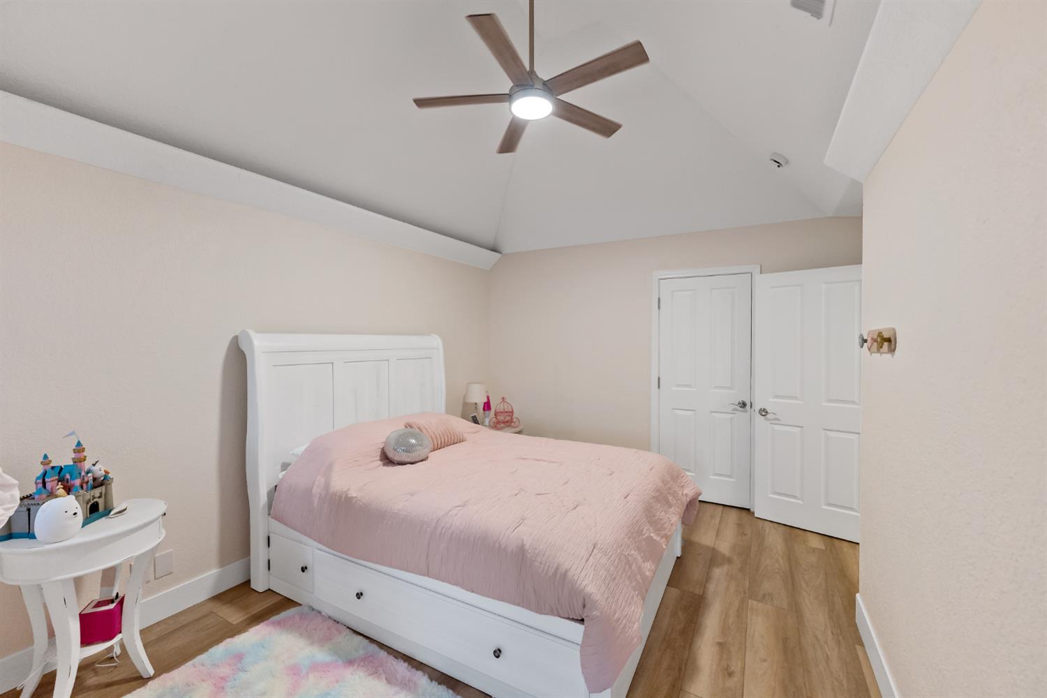 6054 N Woodson Ave, Fresno, CA 93711