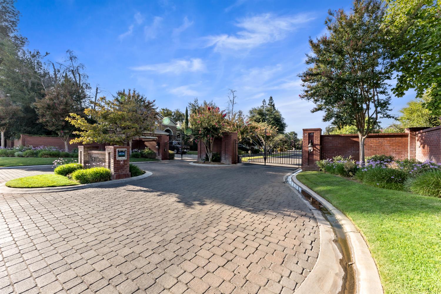 6054 N Woodson Ave, Fresno, CA 93711