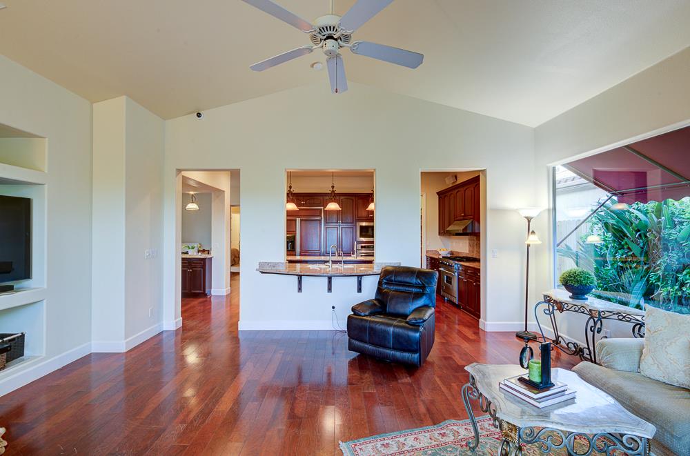 172 Omaha Ave, Clovis, CA 93619