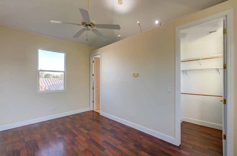 172 Omaha Ave, Clovis, CA 93619