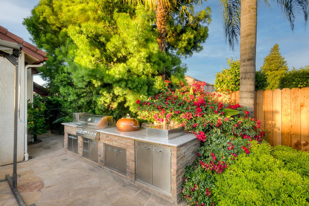 172 Omaha Ave, Clovis, CA 93619