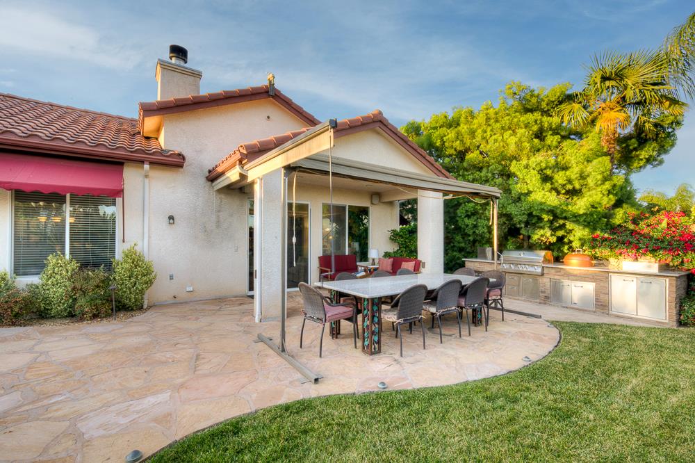 172 Omaha Ave, Clovis, CA 93619