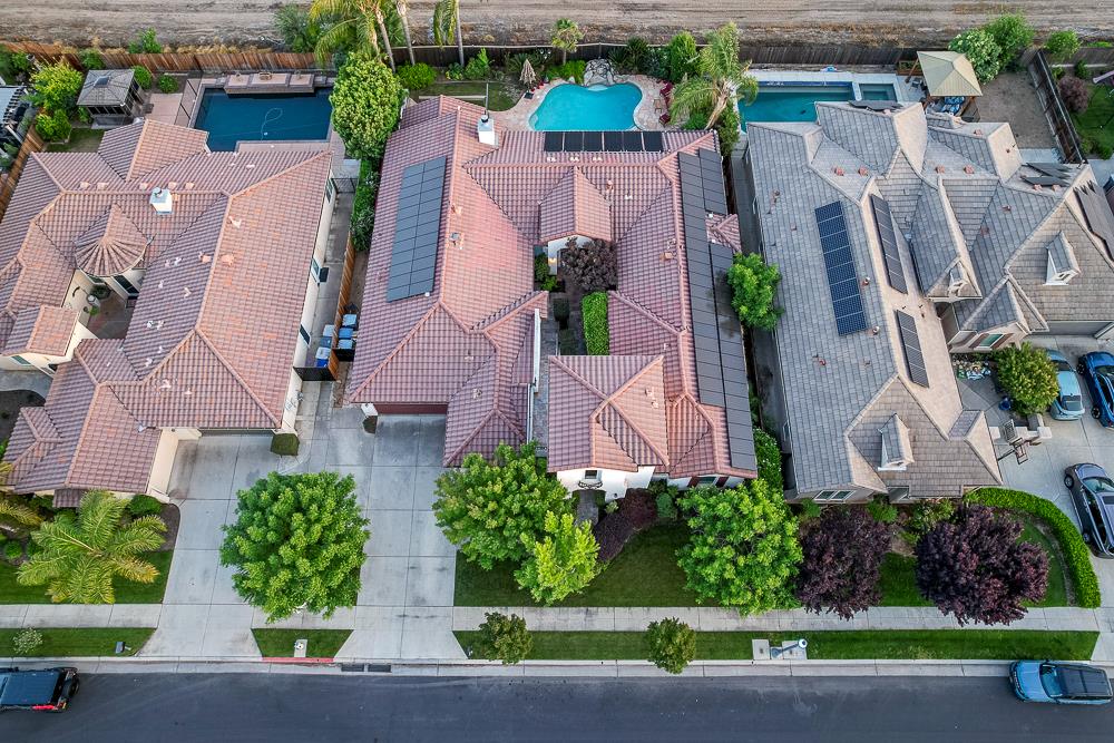 172 Omaha Ave, Clovis, CA 93619