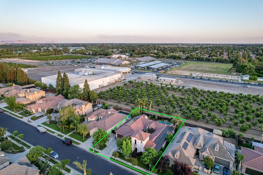 172 Omaha Ave, Clovis, CA 93619