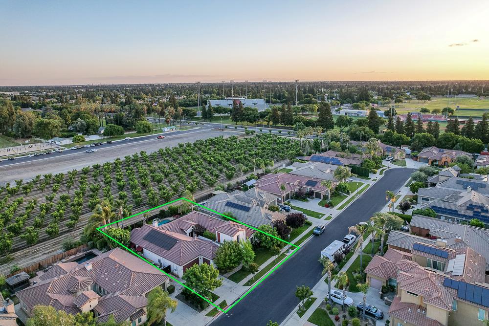 172 Omaha Ave, Clovis, CA 93619
