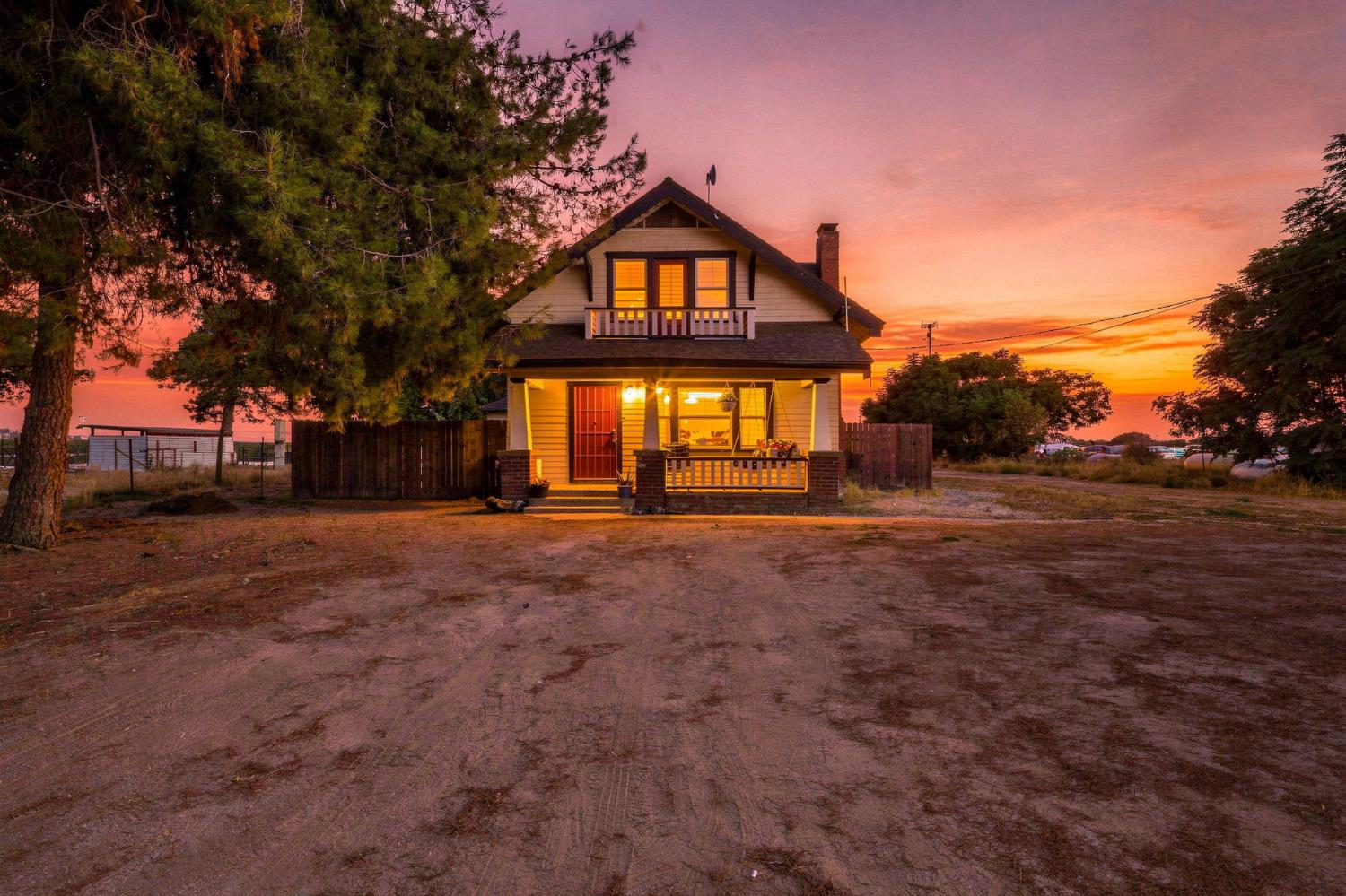 17481 Idaho Ave, Lemoore, CA 93245