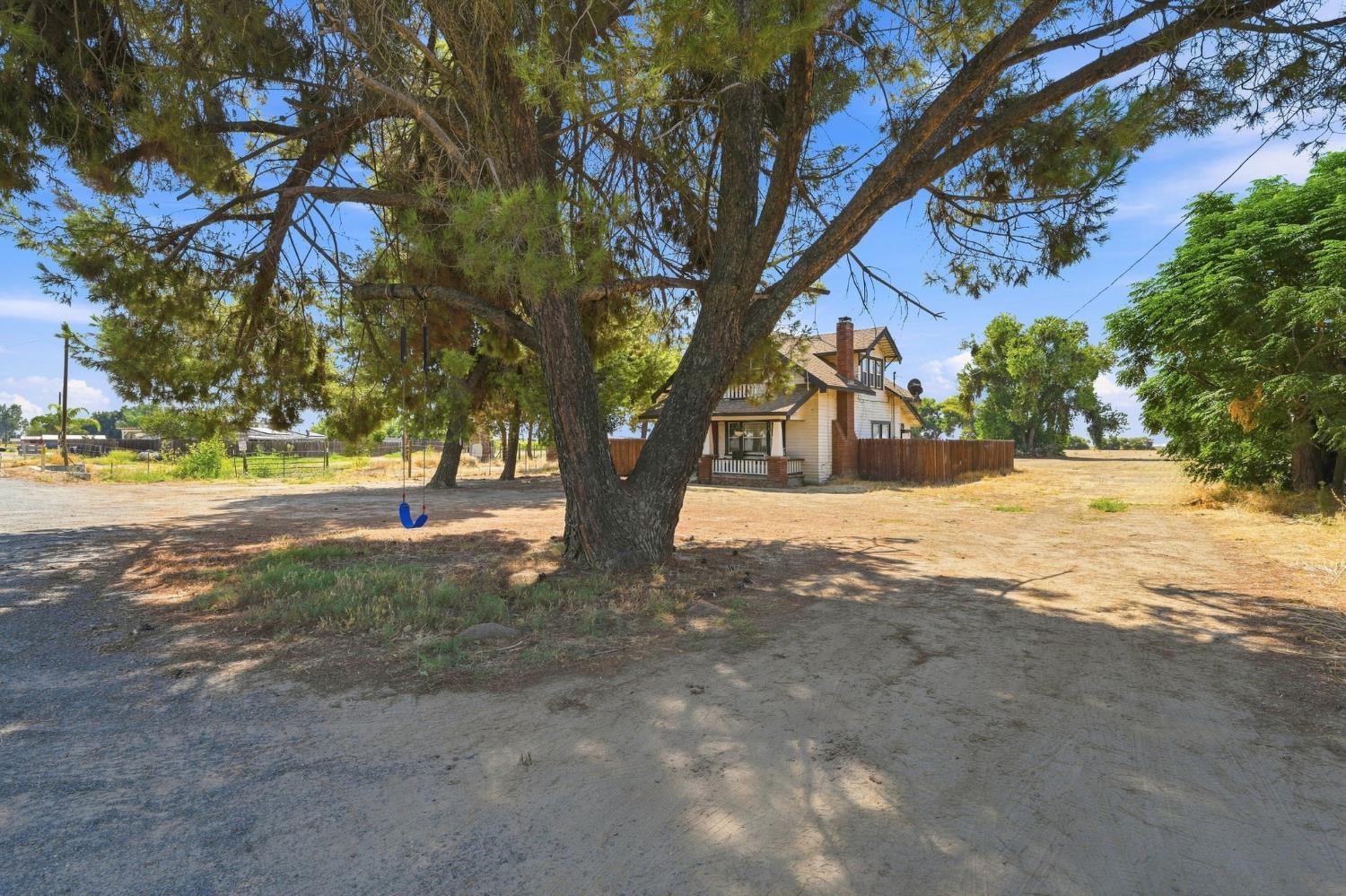 17481 Idaho Ave, Lemoore, CA 93245
