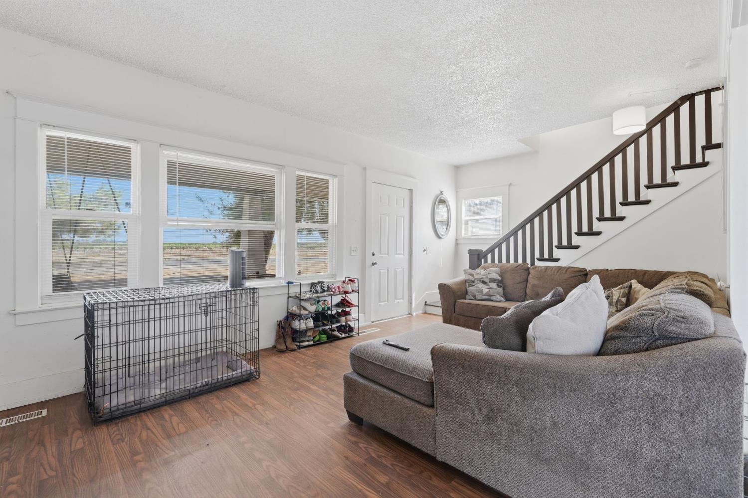 17481 Idaho Ave, Lemoore, CA 93245