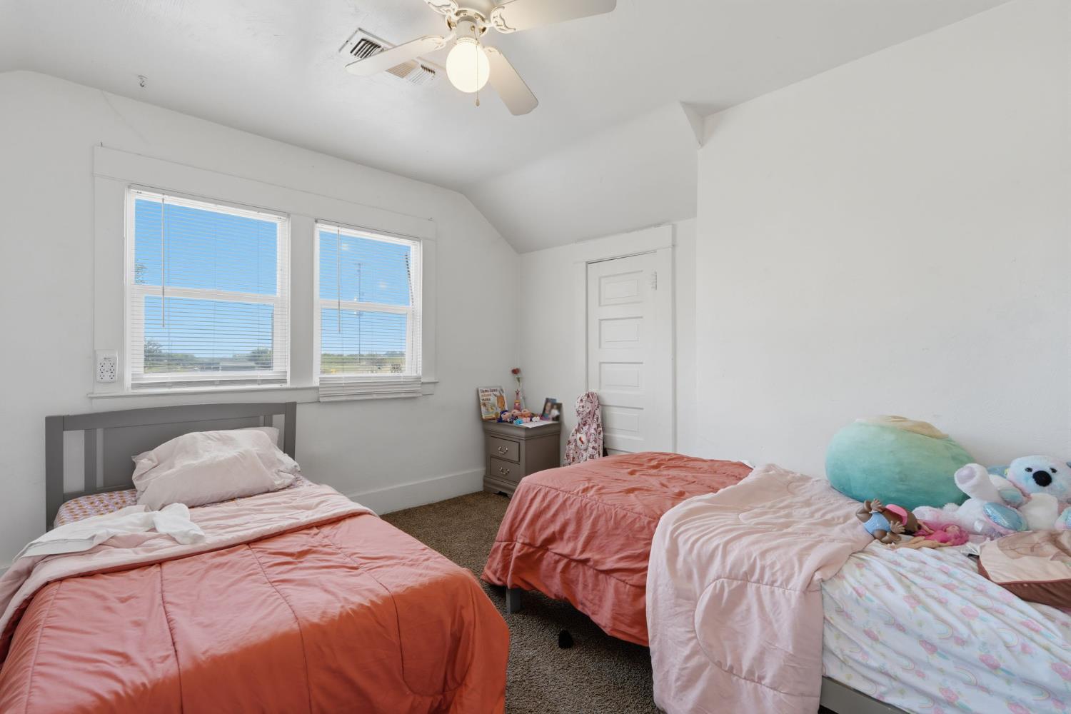 17481 Idaho Ave, Lemoore, CA 93245