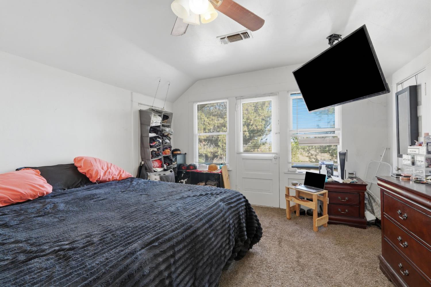 17481 Idaho Ave, Lemoore, CA 93245