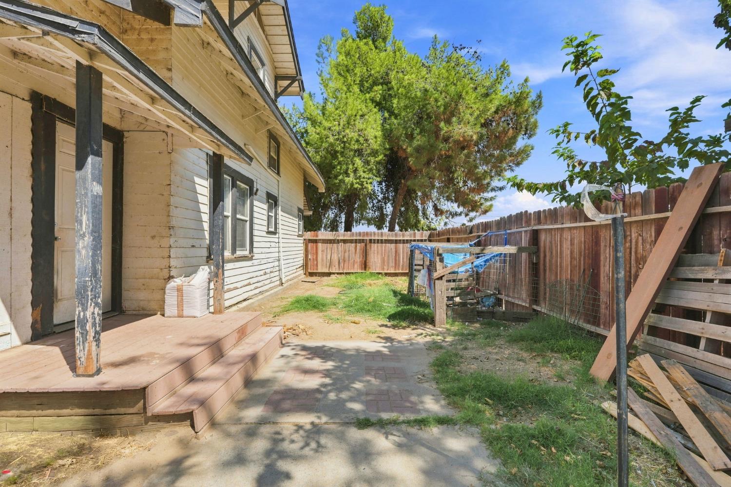 17481 Idaho Ave, Lemoore, CA 93245
