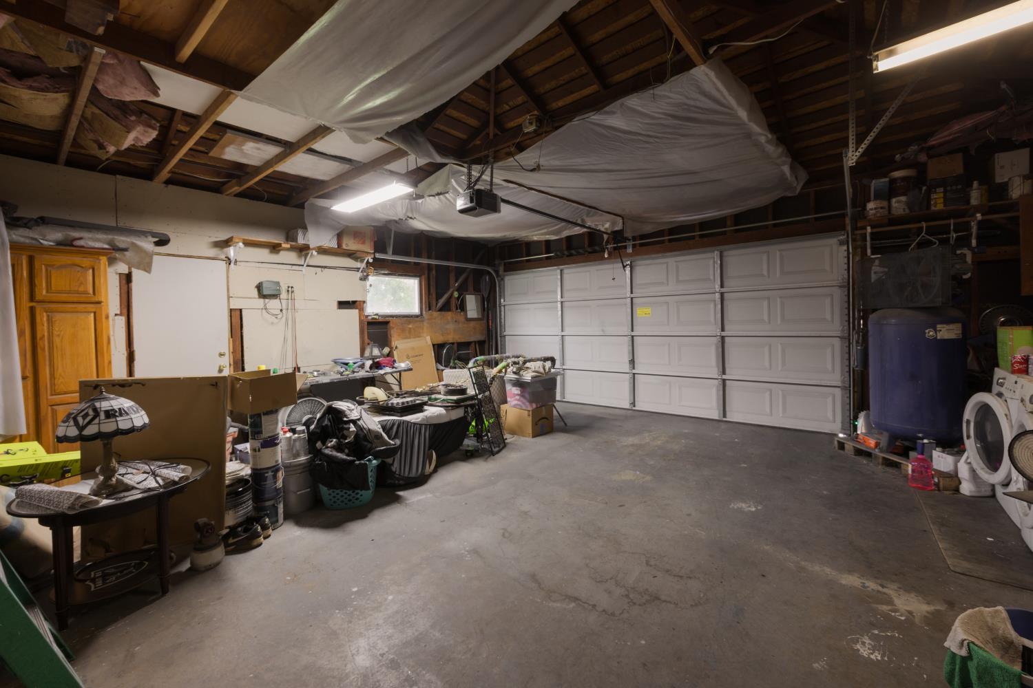 2703 E Robinson Ave, Fresno, CA 93726
