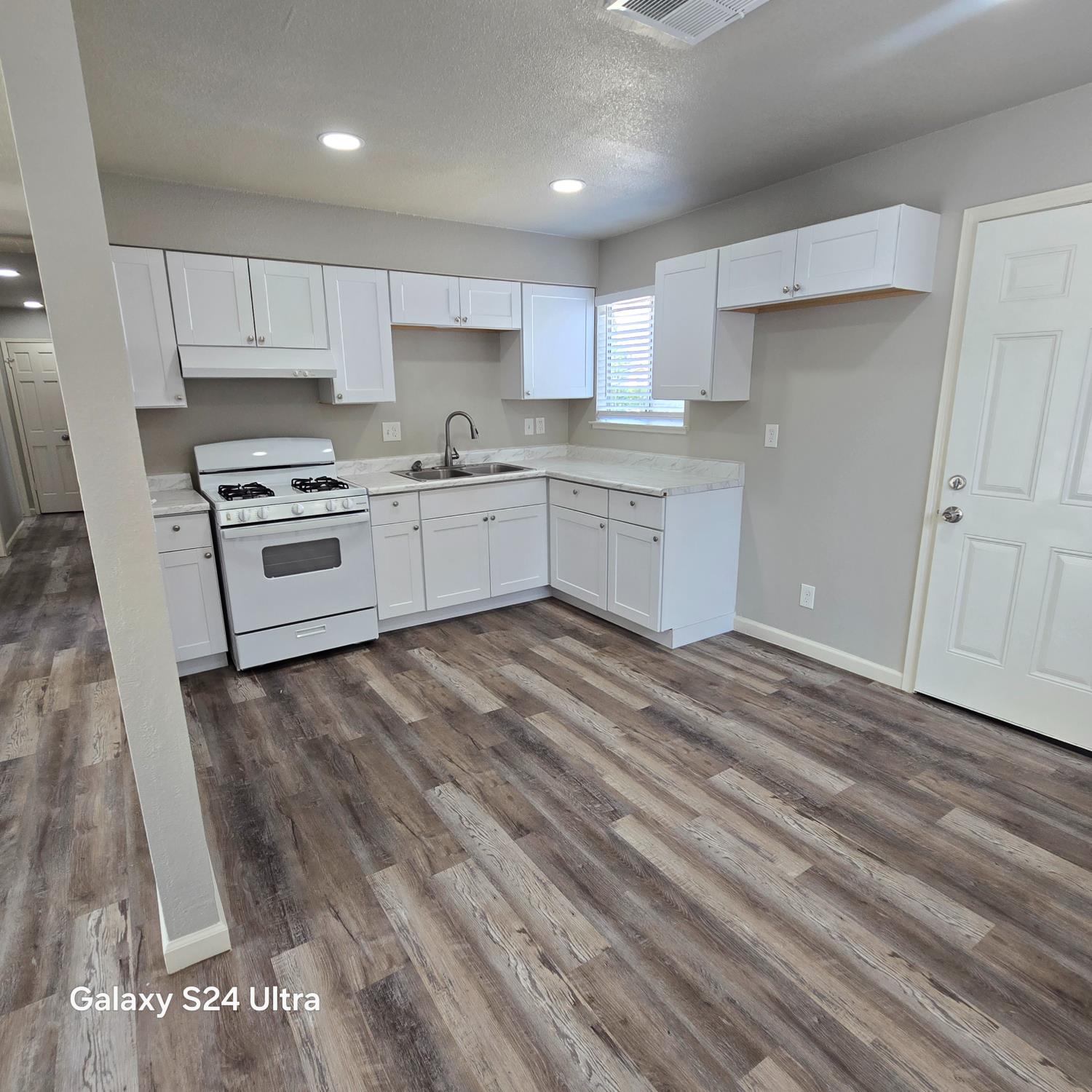 27148 Stanford Ave, Madera, CA 93637