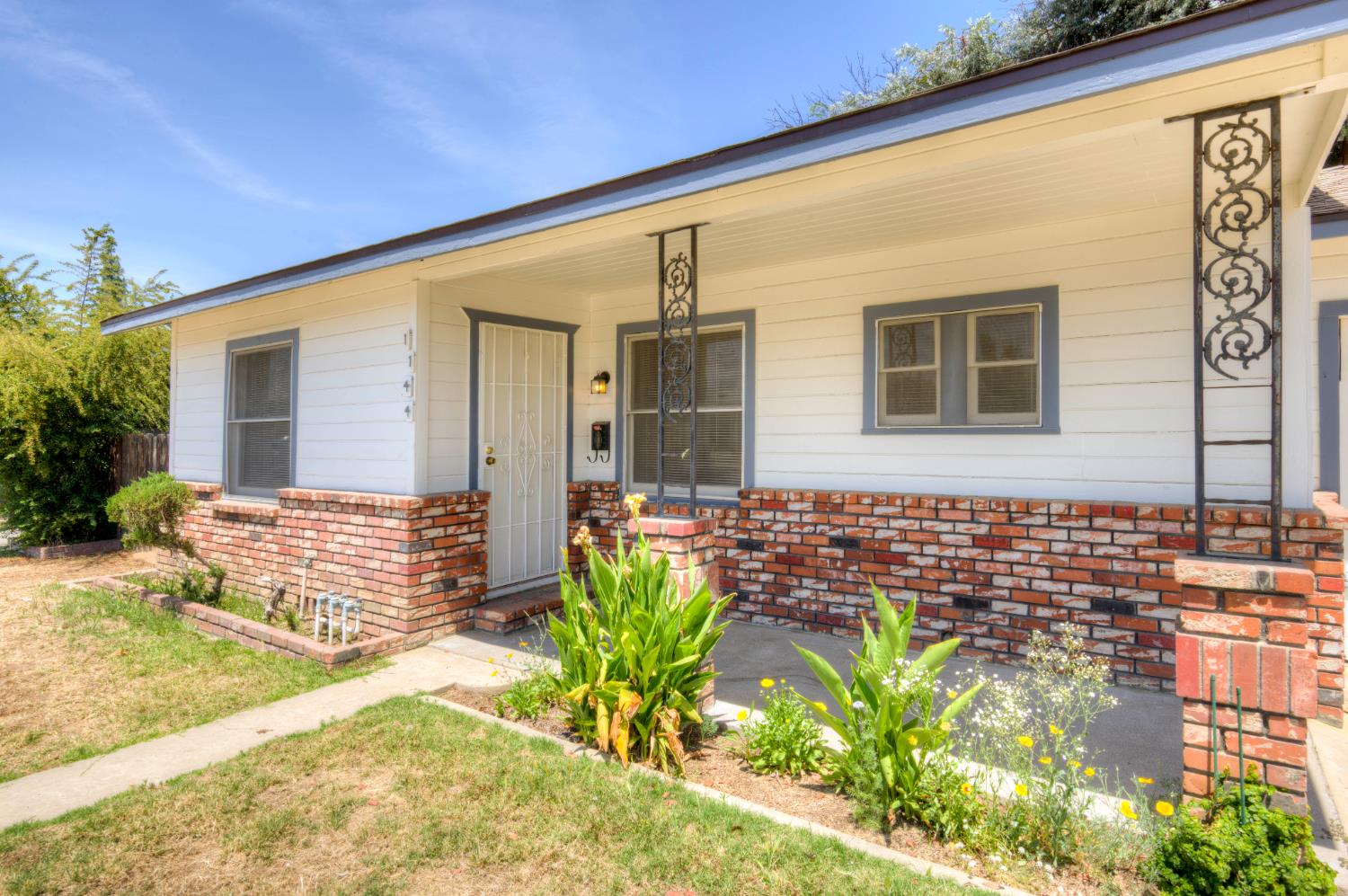 1144 W Yale Ave, Fresno, CA 93705