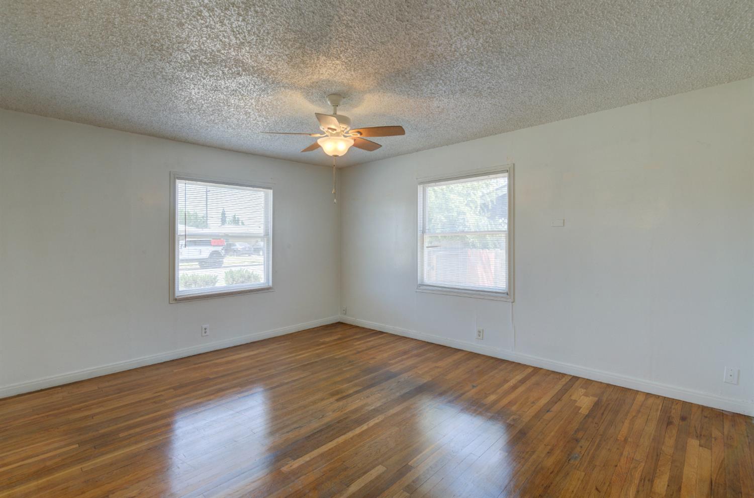 1144 W Yale Ave, Fresno, CA 93705