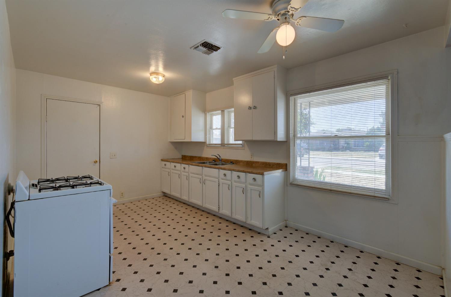 1144 W Yale Ave, Fresno, CA 93705