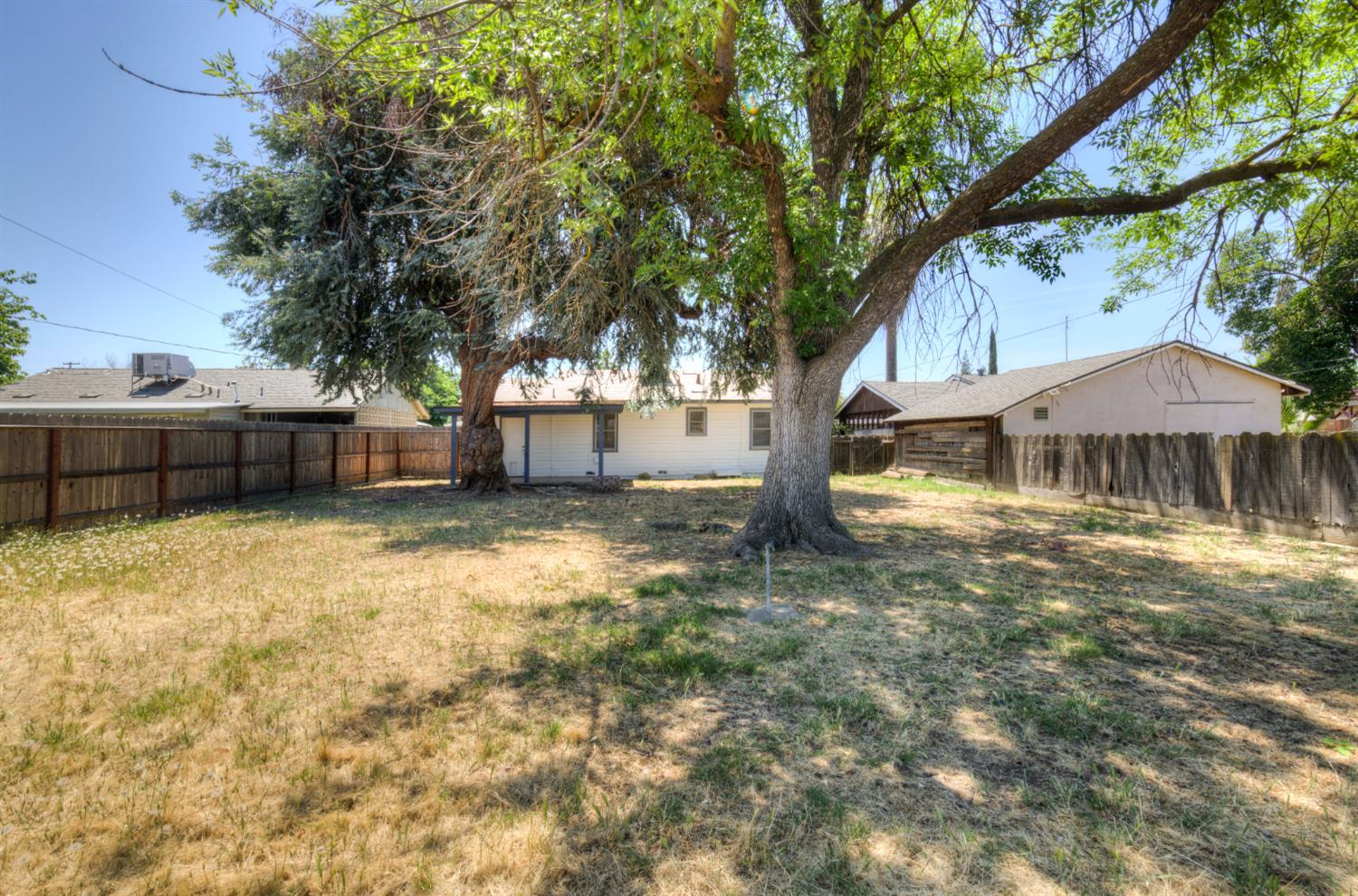 1144 W Yale Ave, Fresno, CA 93705