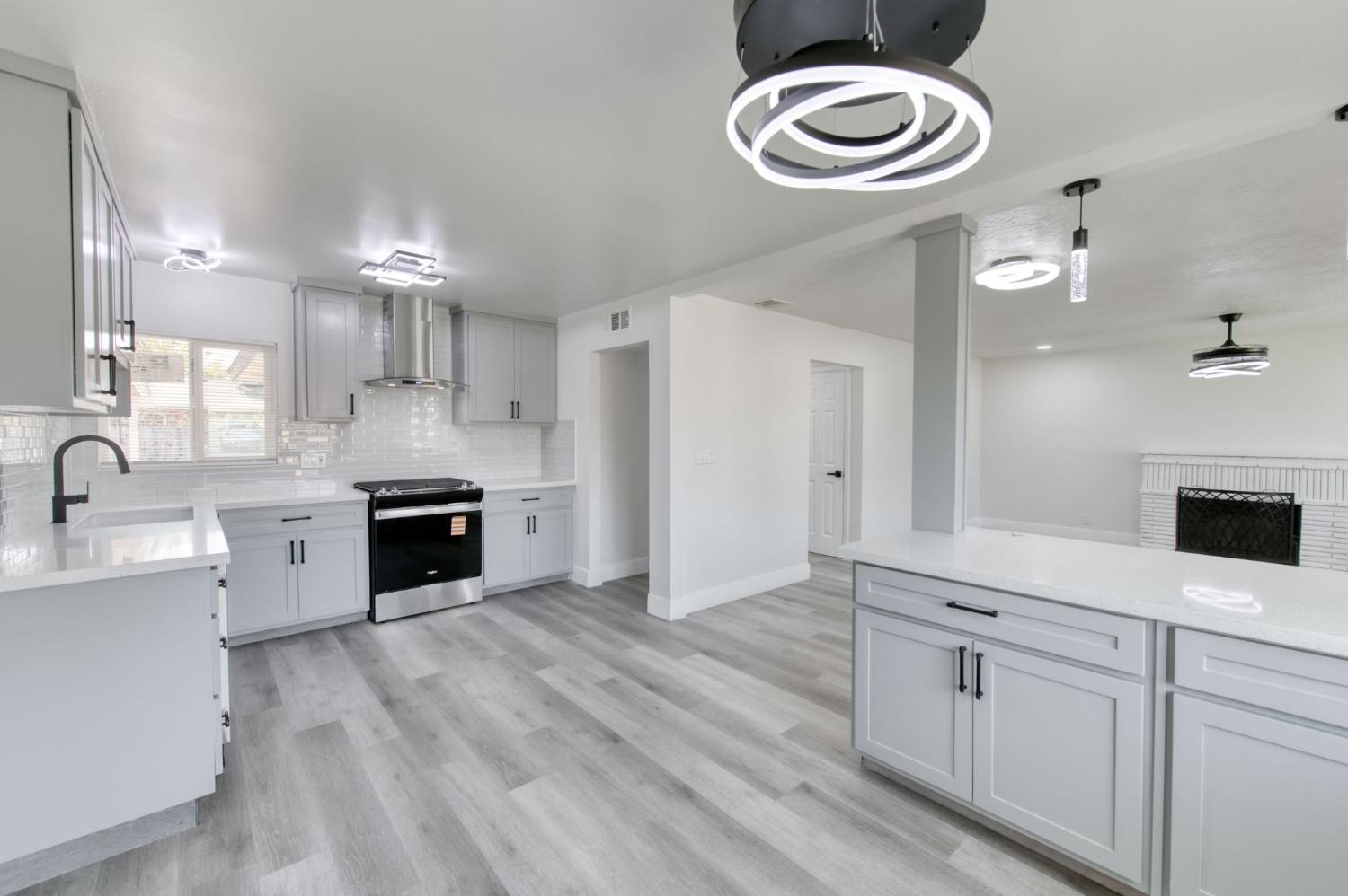 3812 E Bellaire Way, Fresno, CA 93726