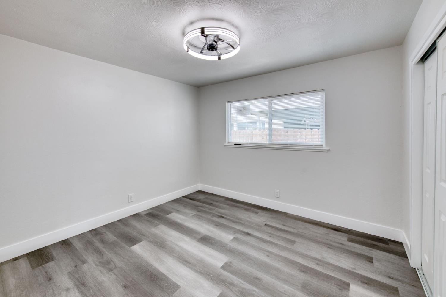 3812 E Bellaire Way, Fresno, CA 93726