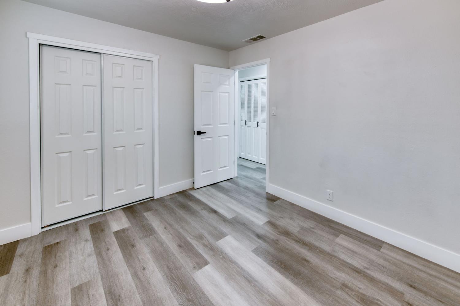 3812 E Bellaire Way, Fresno, CA 93726