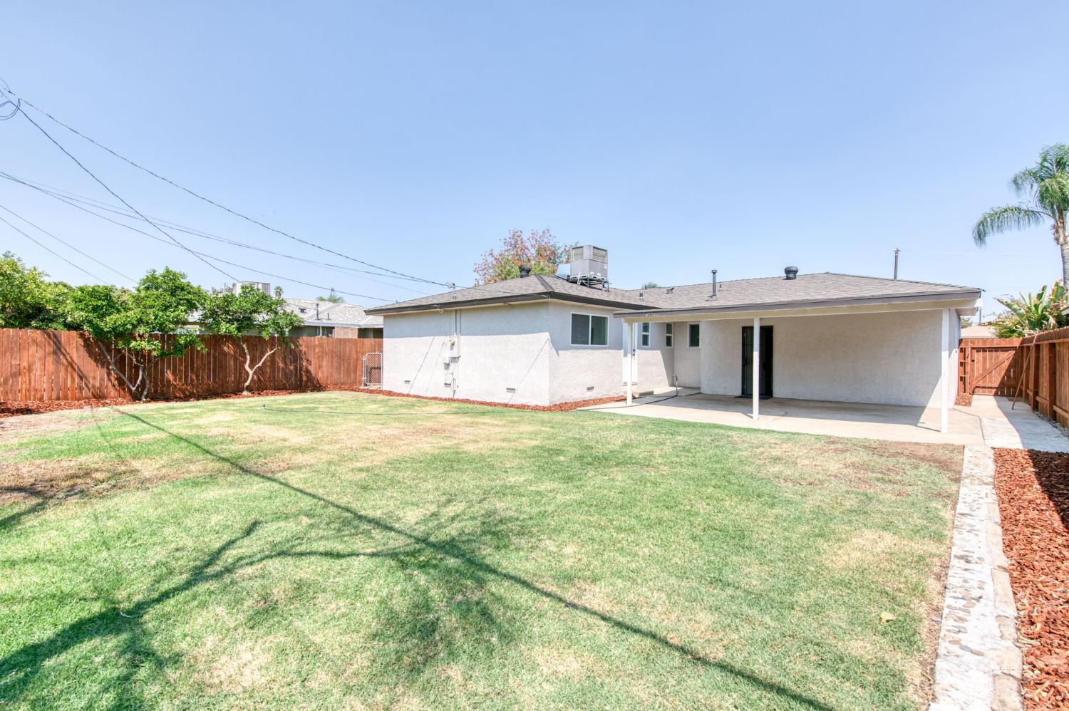 3812 E Bellaire Way, Fresno, CA 93726