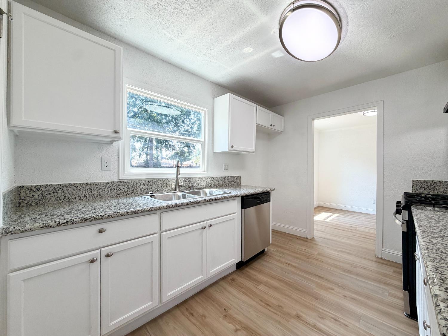 1410 E Shields Ave, Fresno, CA 93704