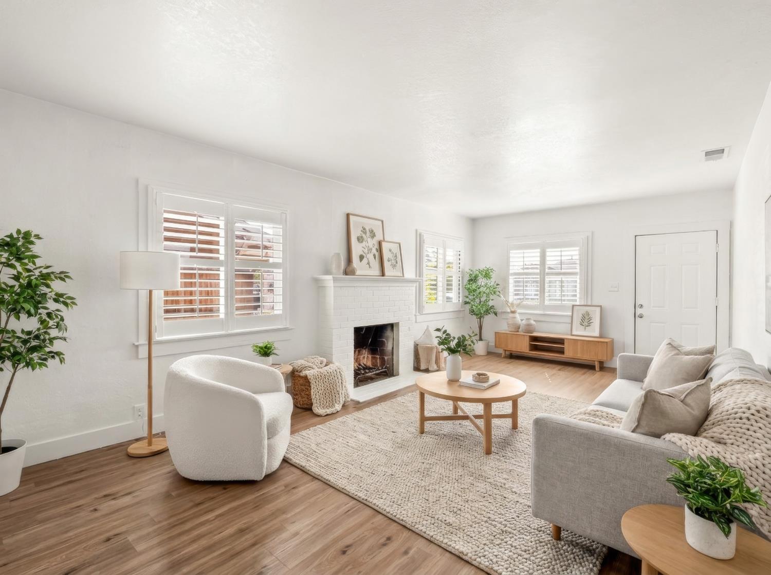 736 N Farris Ave, Fresno, CA 93728