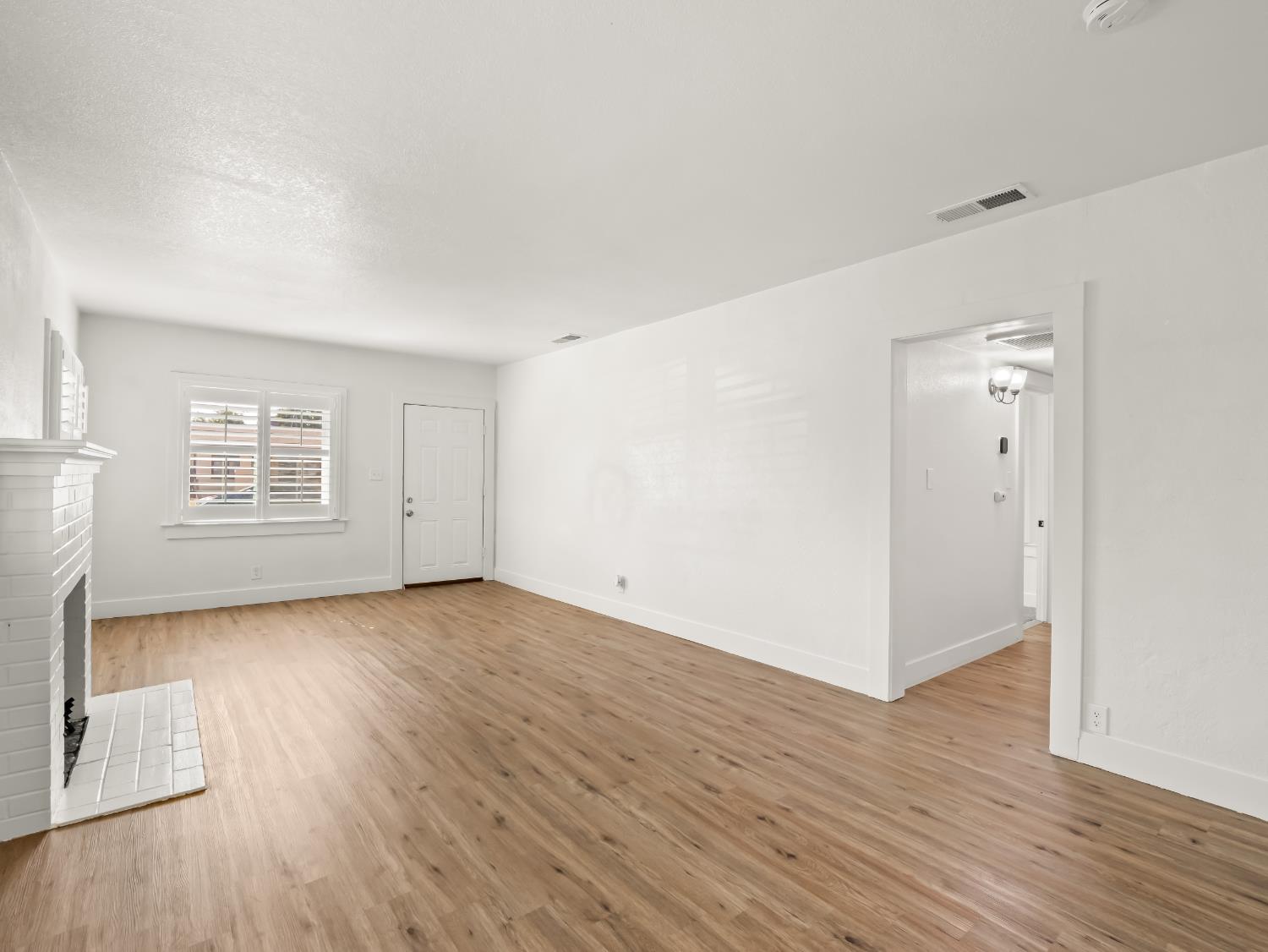 736 N Farris Ave, Fresno, CA 93728