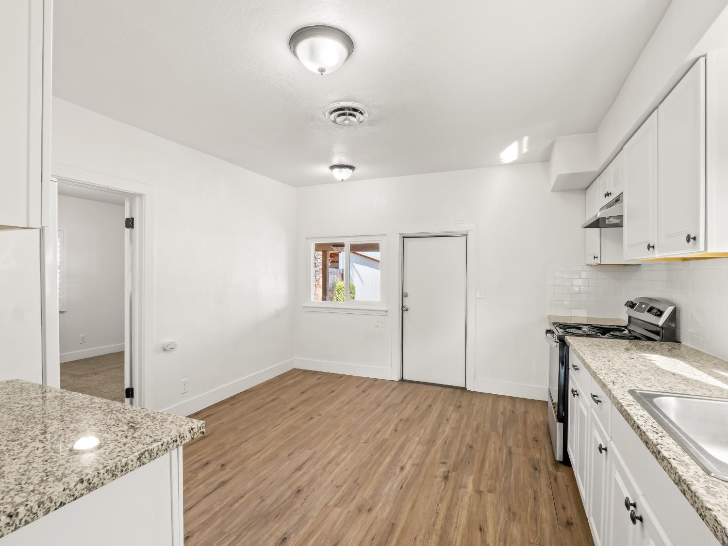 736 N Farris Ave, Fresno, CA 93728