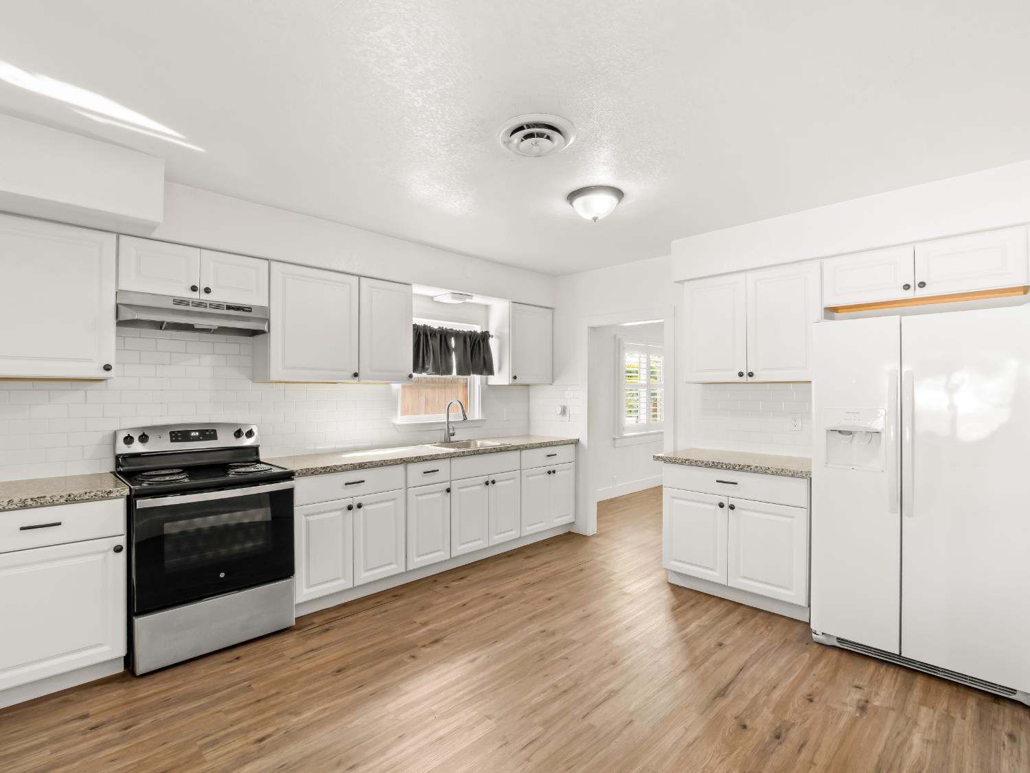 736 N Farris Ave, Fresno, CA 93728
