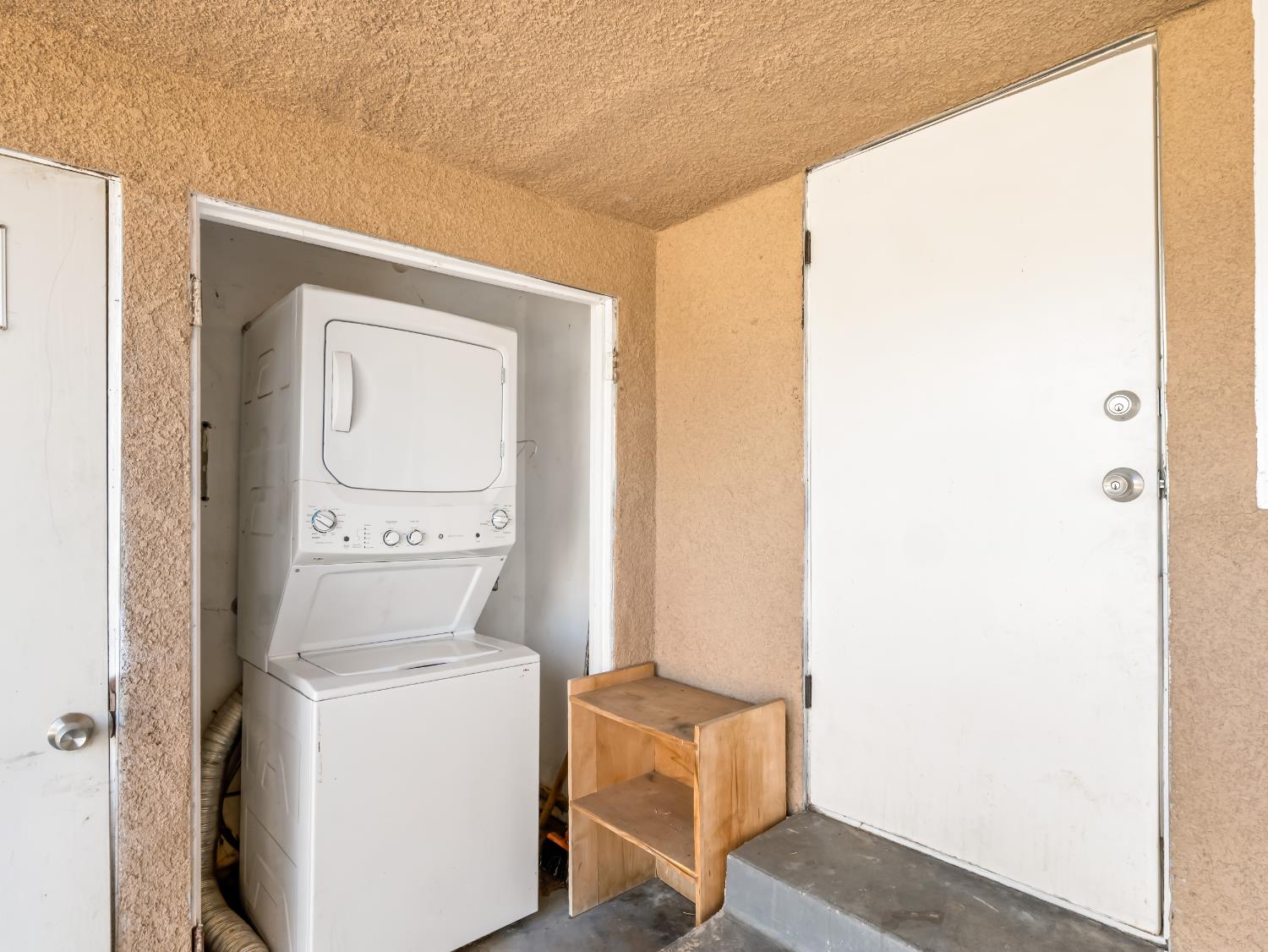736 N Farris Ave, Fresno, CA 93728
