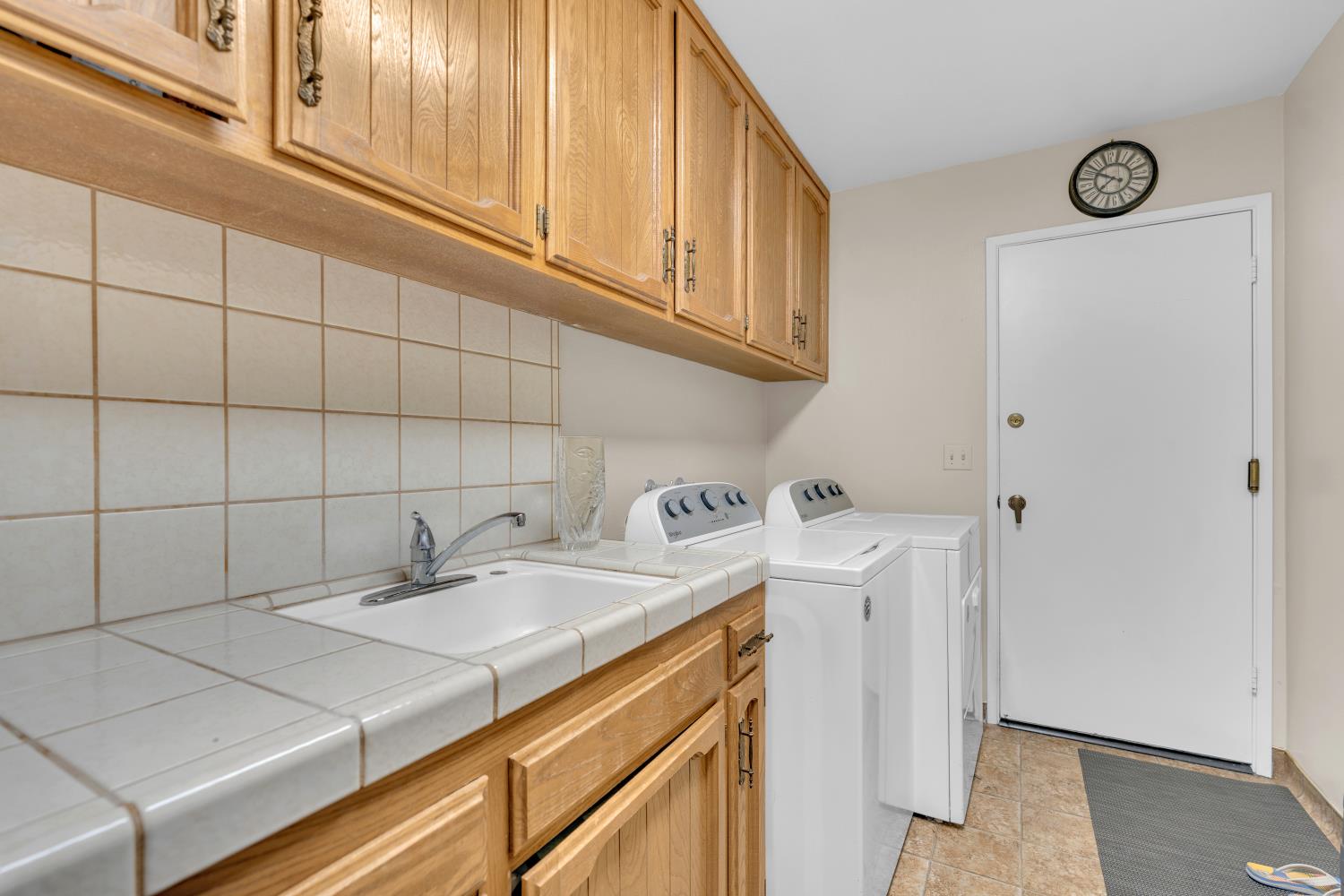 1995 Vartikian Ave, Clovis, CA 93611