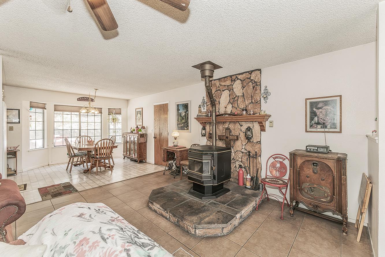 40237 Alerna Way, Oakhurst, CA 93644
