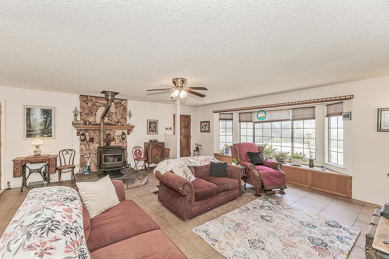 40237 Alerna Way, Oakhurst, CA 93644