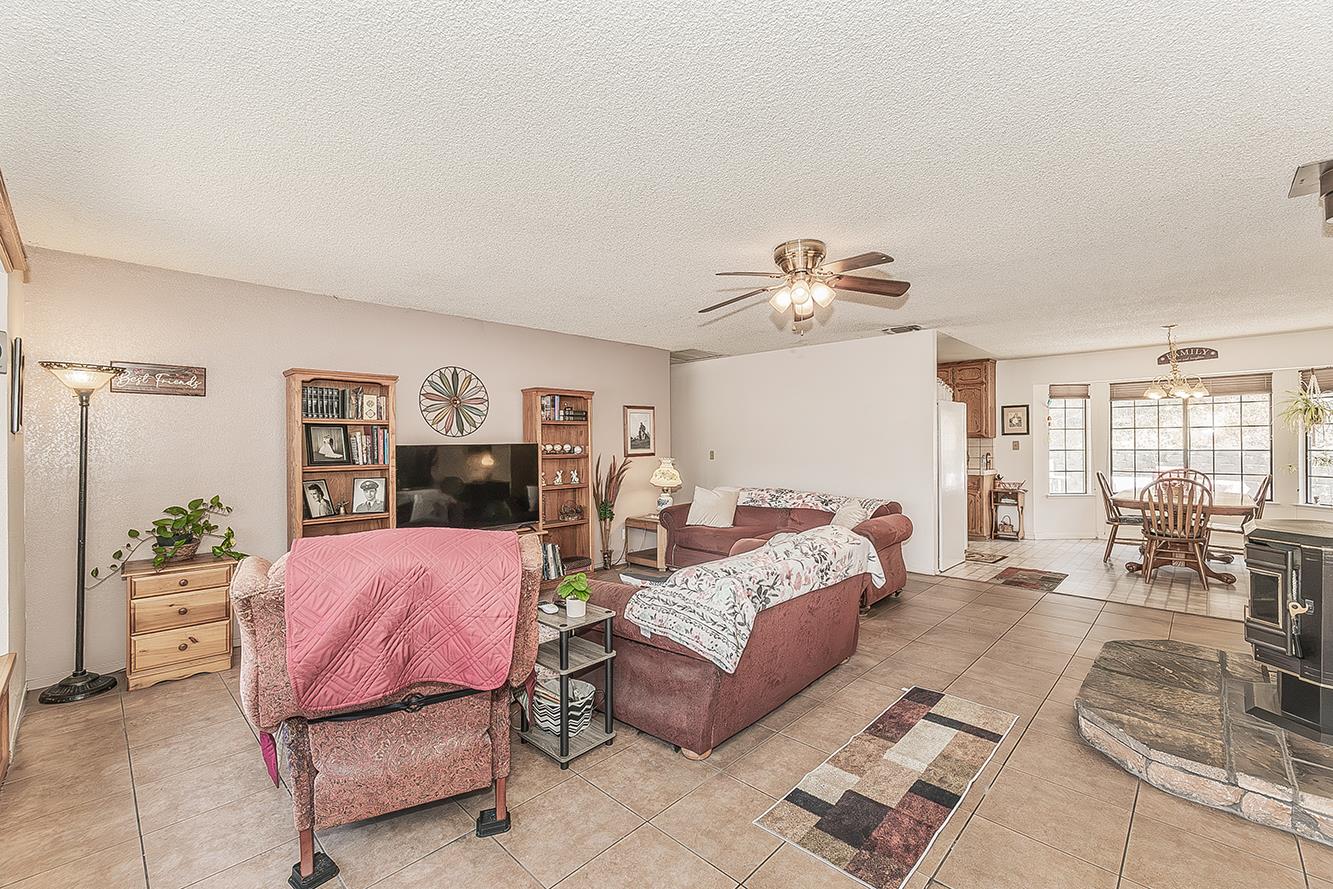 40237 Alerna Way, Oakhurst, CA 93644