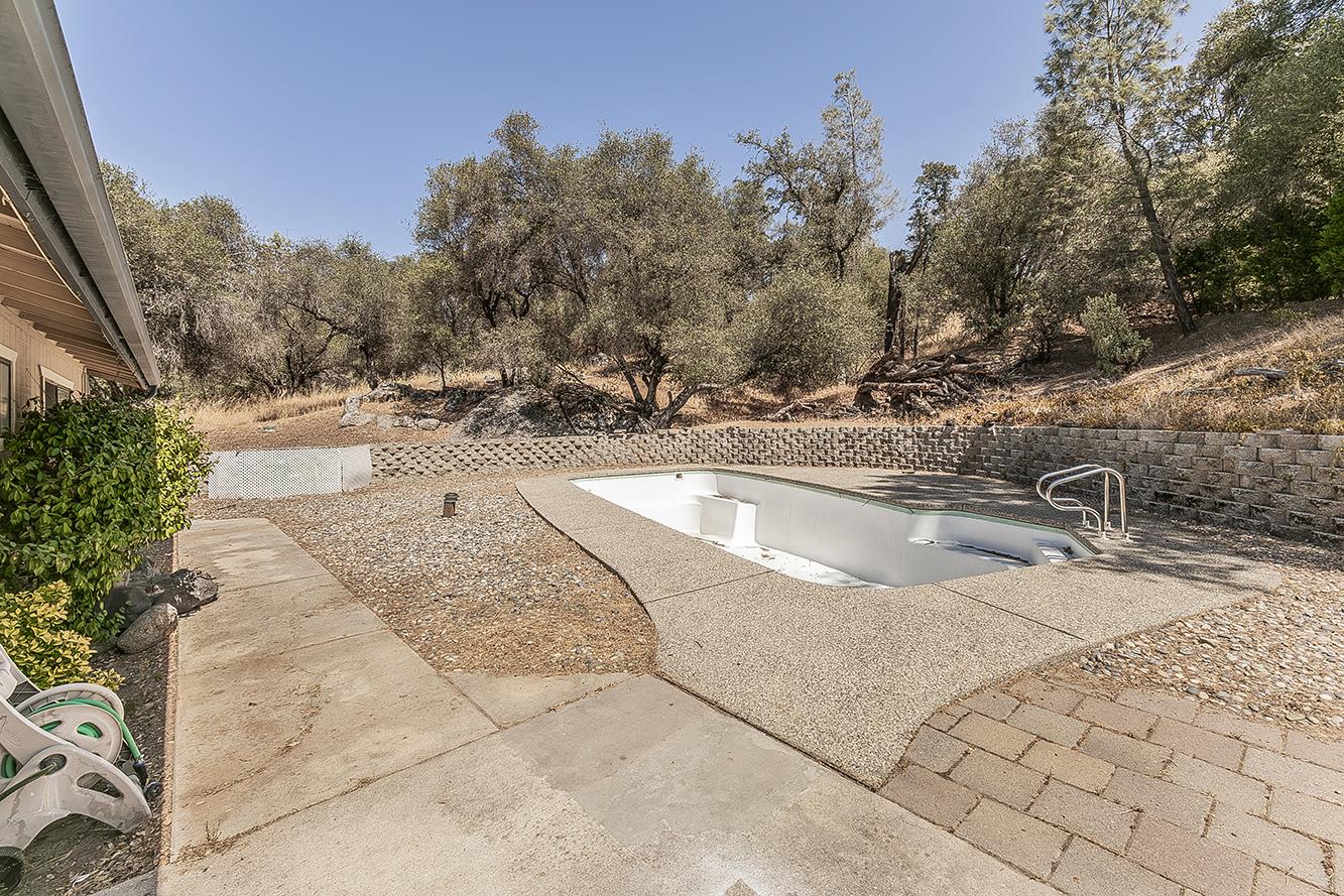 40237 Alerna Way, Oakhurst, CA 93644
