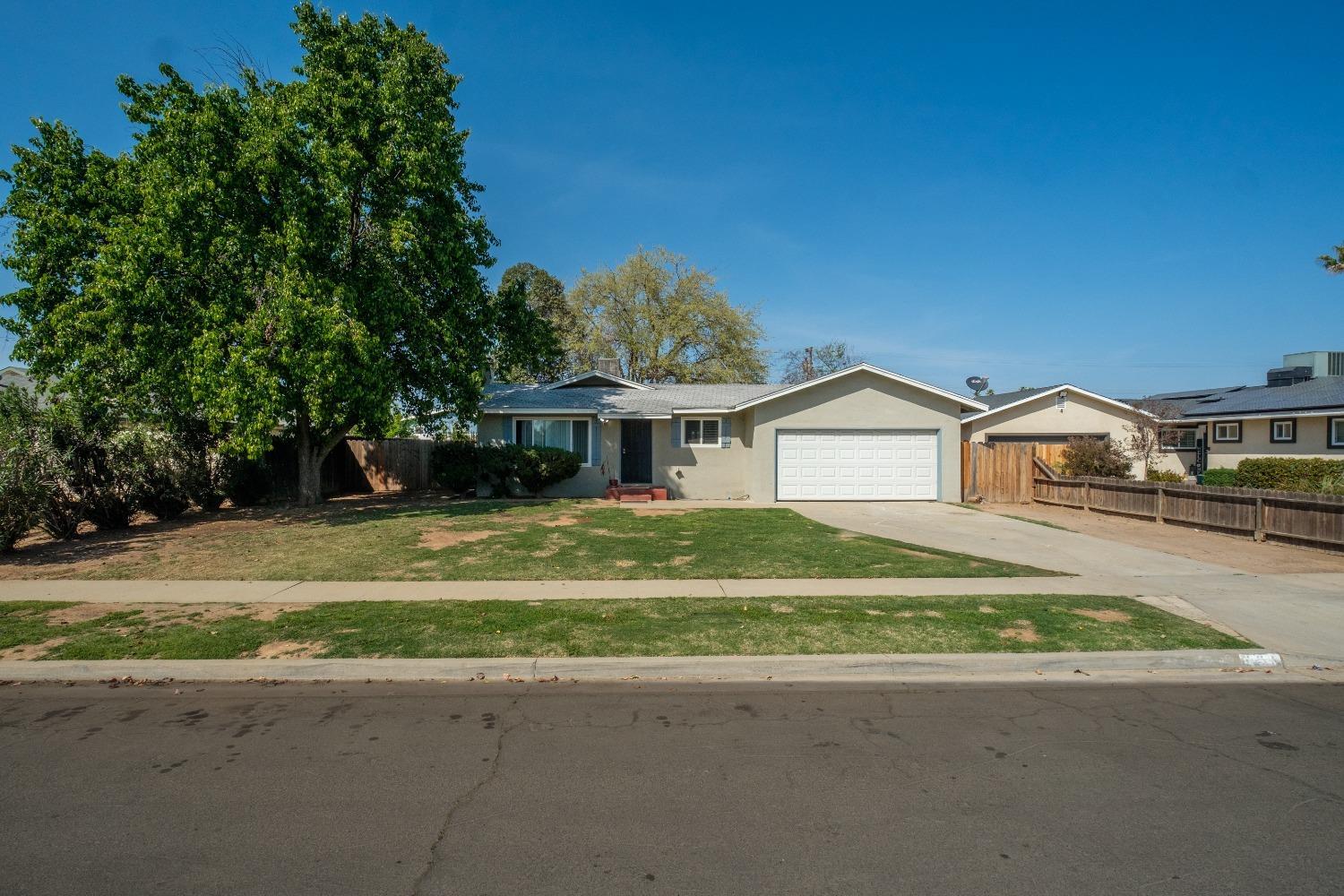 154 W Palo Alto Ave, Fresno, CA 93704
