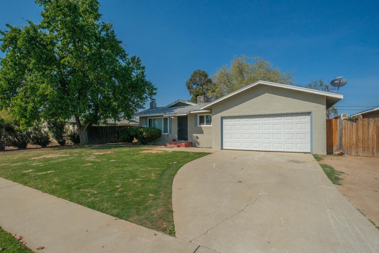 154 W Palo Alto Ave, Fresno, CA 93704