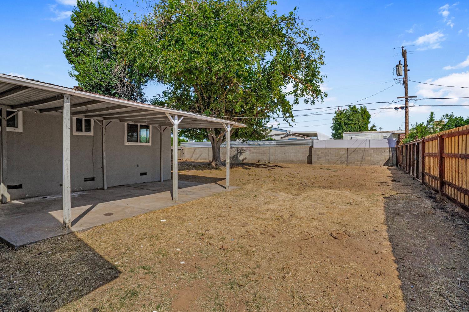 154 W Palo Alto Ave, Fresno, CA 93704